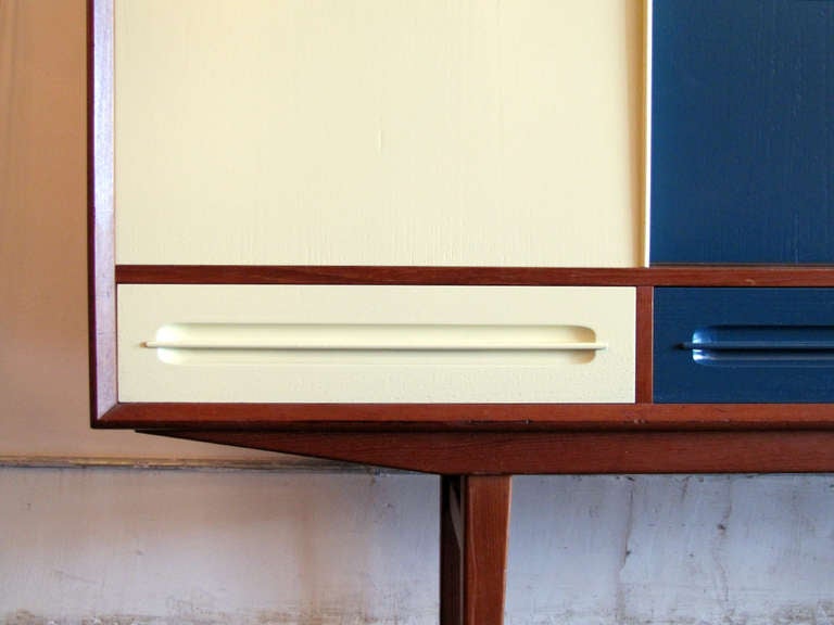 Danish Modern Teak Sideboard with Bar 4