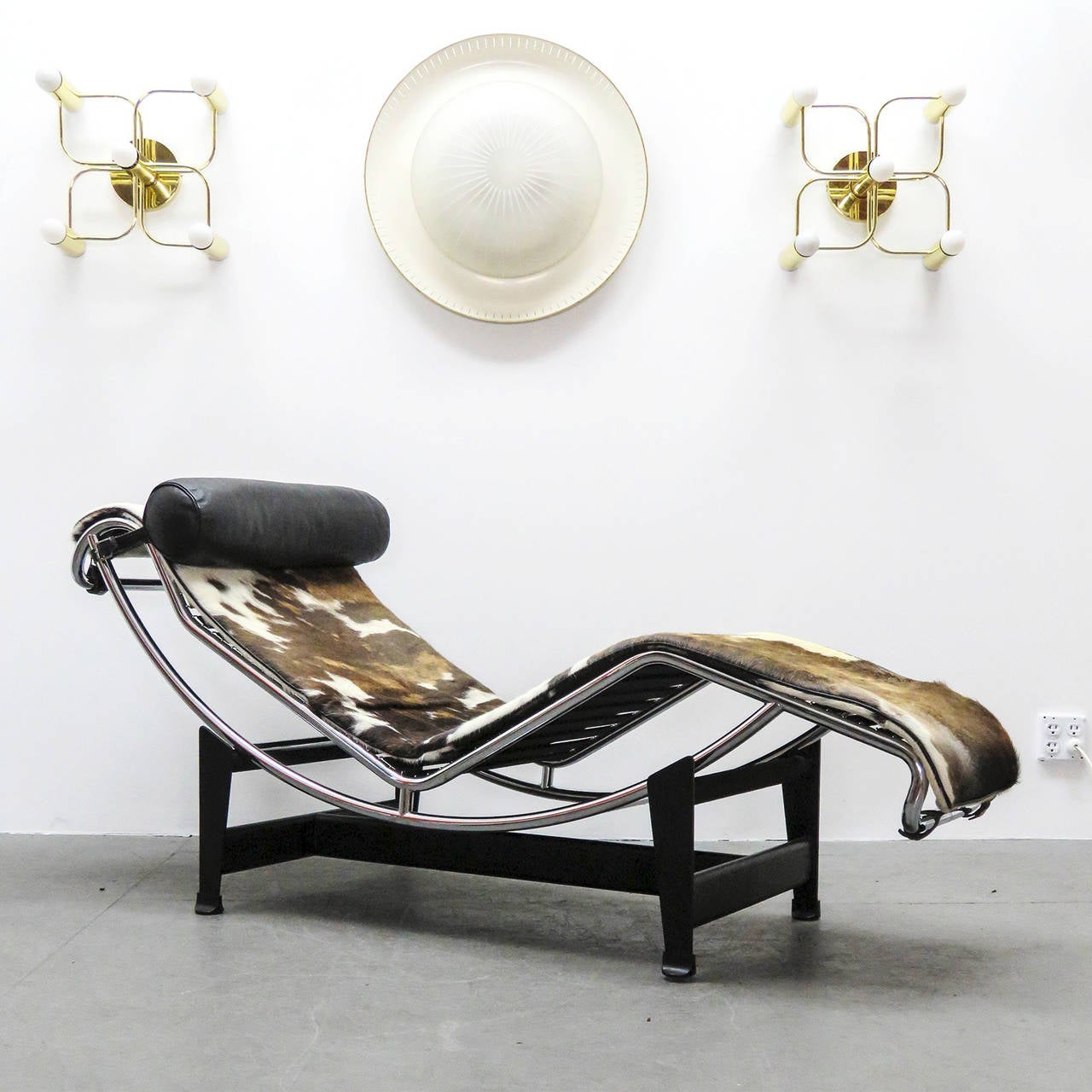 LC4 Chaise by Le Corbusier In Excellent Condition In Los Angeles, CA