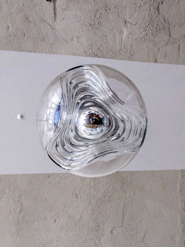 Set of Three Clear Glass Hanging Lights In Excellent Condition In Los Angeles, CA