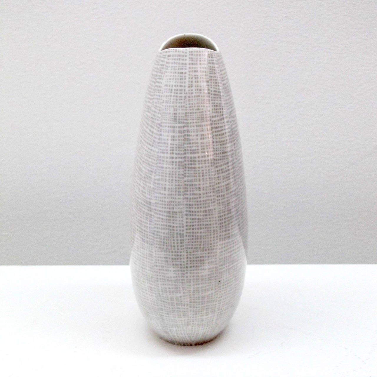 Set of Thomas Vases at 1stdibs