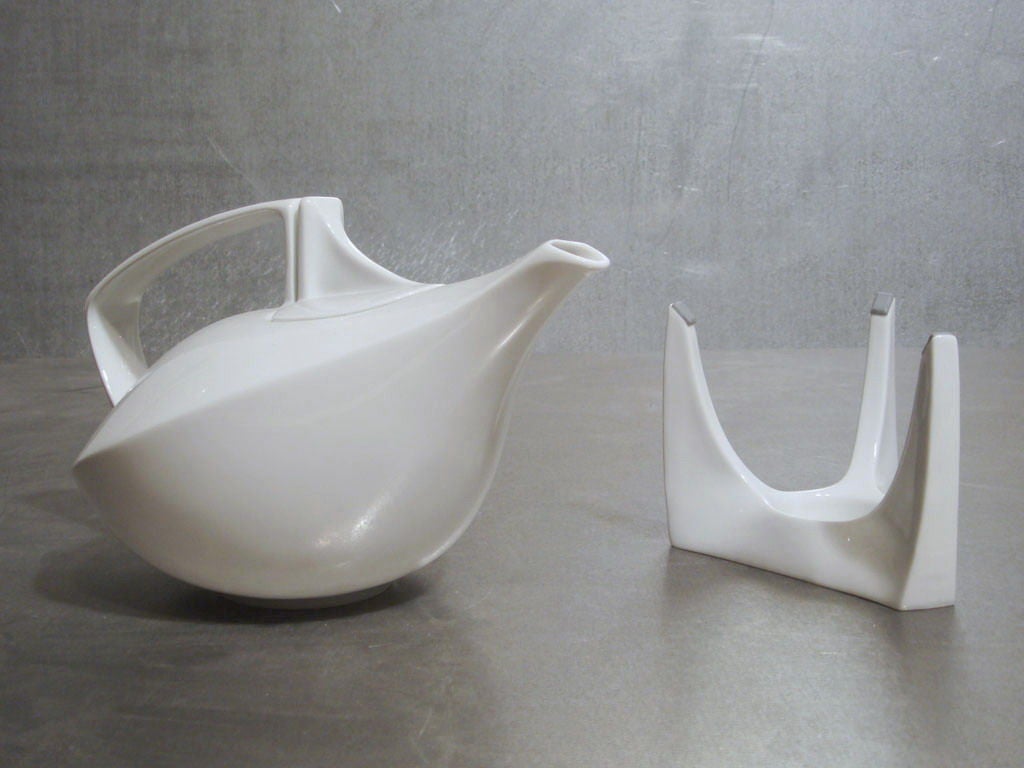 Porcelain Friesland Teapot with Stand