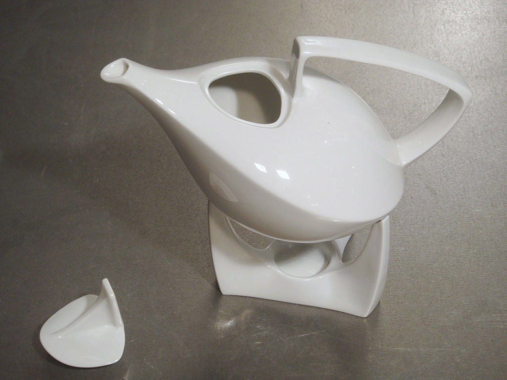 Friesland Teapot with Stand 1