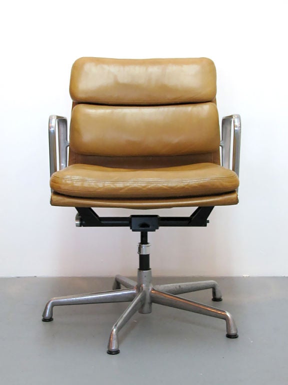 Charles & Ray Eames Soft Pad Schreibtischstuhl