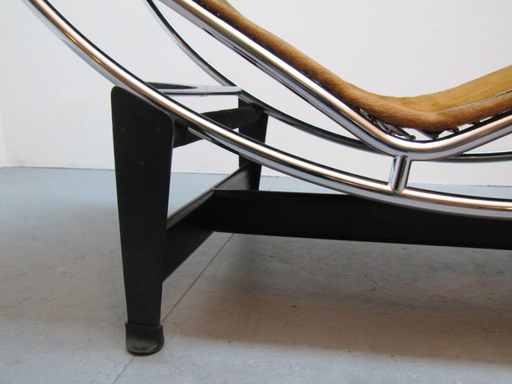LC4 Chaise by Le Corbusier 4
