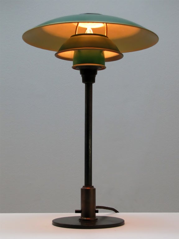Poul Henningsen PH 3/2 Table Lamp 3