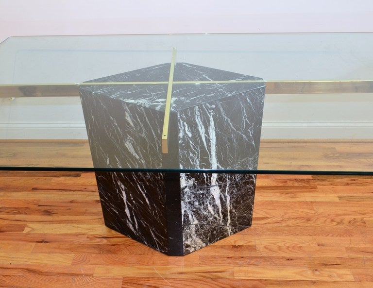 Italian Marble Pedestal Dining Table at 1stdibs