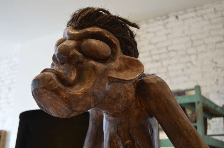 20ième siècle Grande statue africaine en bois sculpté