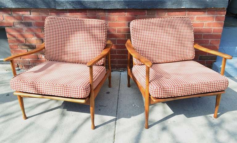 Pair of Italian Sculptural Arm Chairs In Good Condition In Chicago, IL