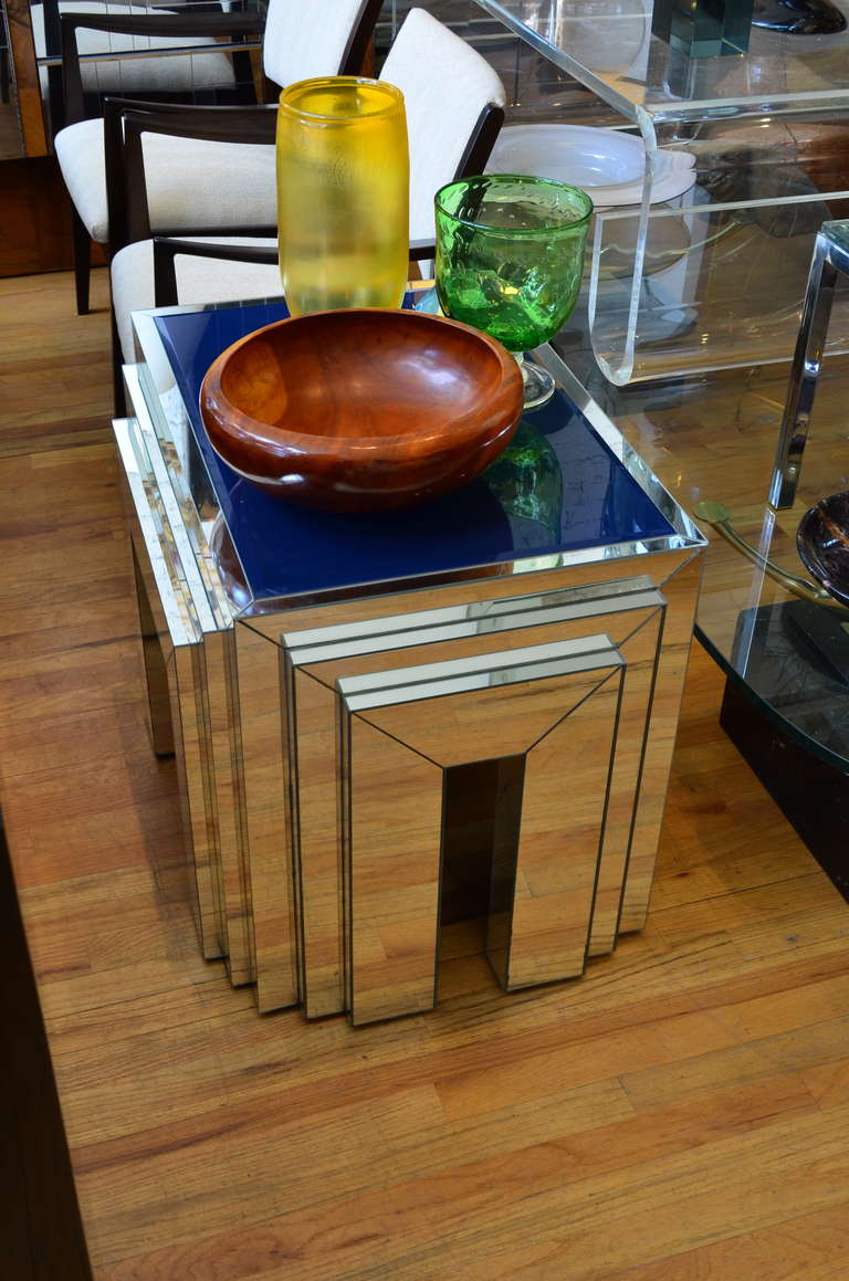 Midcentury Mirrored Side Table In Good Condition In Chicago, IL