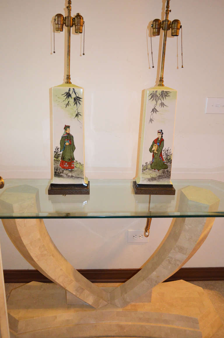 Pair of Chinoiserie Porcelain Table Lamps In Good Condition In Chicago, IL