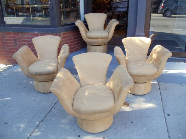 Mid-Century Modern Set of Four Sculptural Tulip Shaped Swivel Chairs