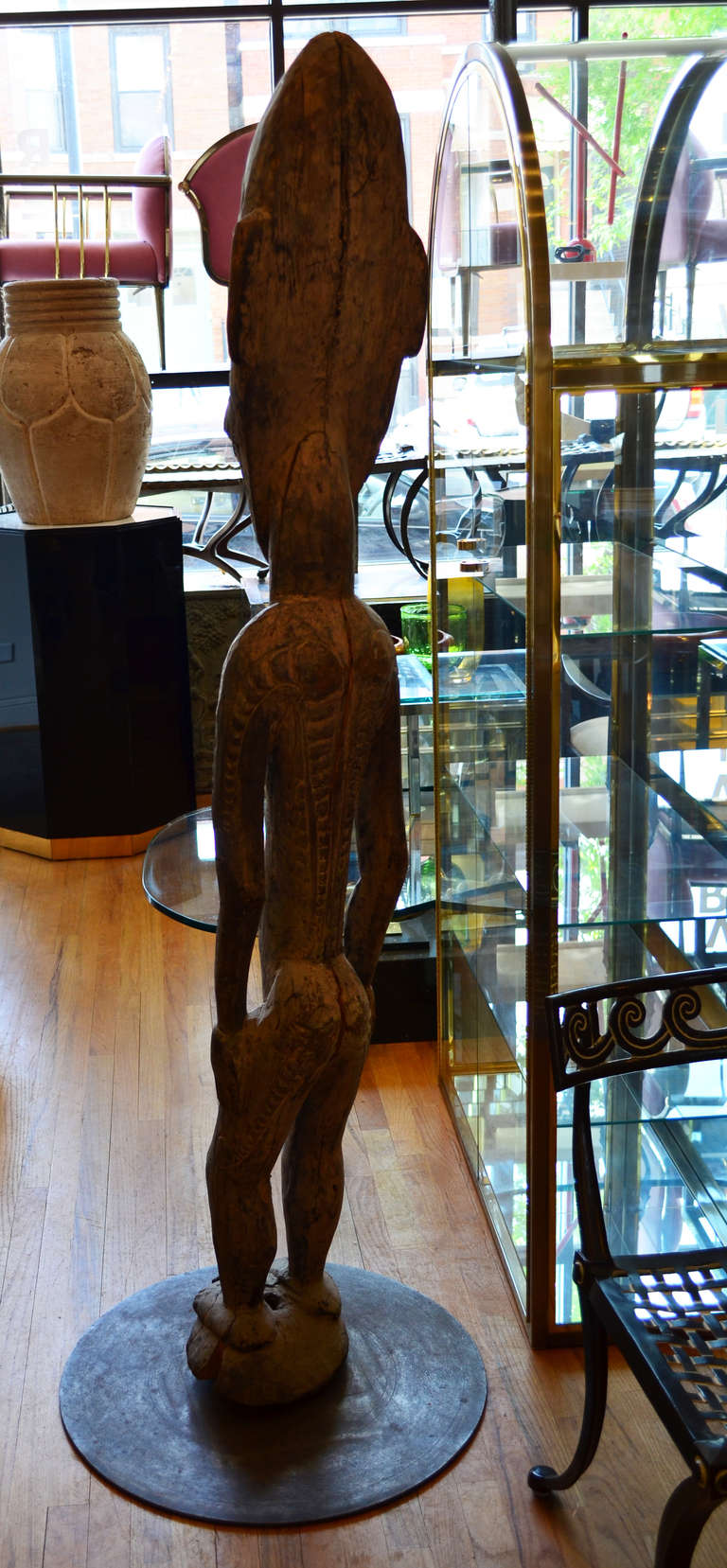 Sculpture in the Style of a Papua New Guinea Ancestor Figure In Good Condition In Chicago, IL