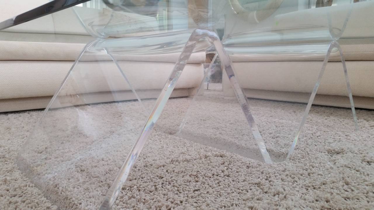  Lucite Coffee Table With Thick Wave Form Base In Excellent Condition In Chicago, IL