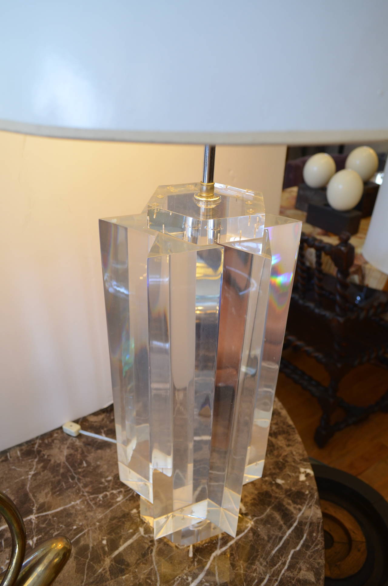 Lucite Les Prismatiques Substantial Table  Lamp In Good Condition In Chicago, IL