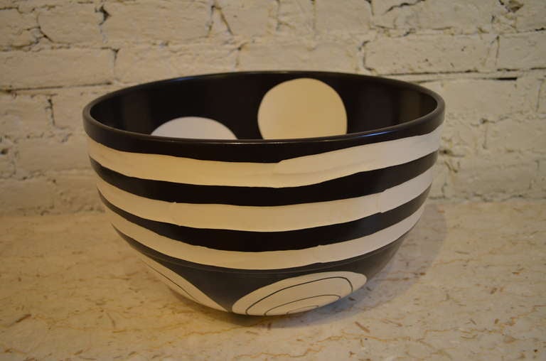 Large Ceramic Bowl by Kathy Erteman In Good Condition For Sale In Chicago, IL