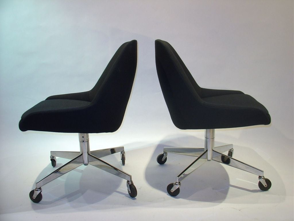 Set of Four Steelcase Chairs on Casters at 1stdibs
