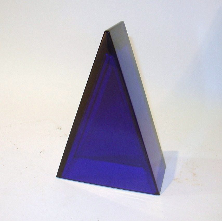 Baccarat Cobalt Blue Triangle In Good Condition In Chicago, IL