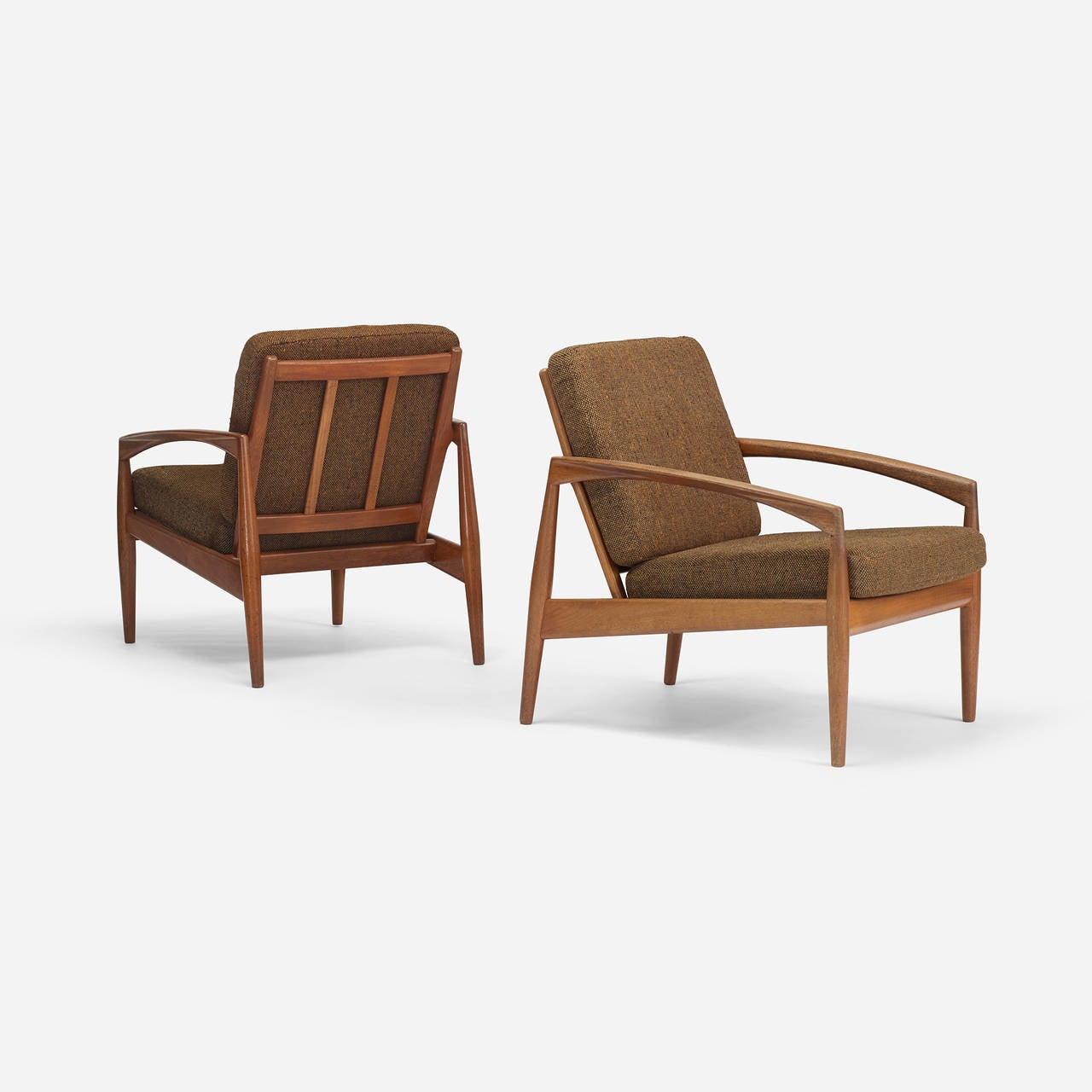 Pair of Lounge Chairs, Model 121 by Kai Kristiansen for Magnus Olesen In Good Condition For Sale In Chicago, IL