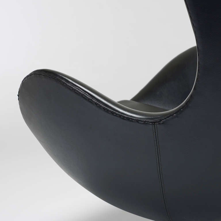 Egg Chair By Arne Jacobsen In Good Condition In Chicago, IL