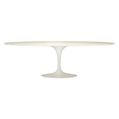 Tulip Dining Table By Eero Saarinen