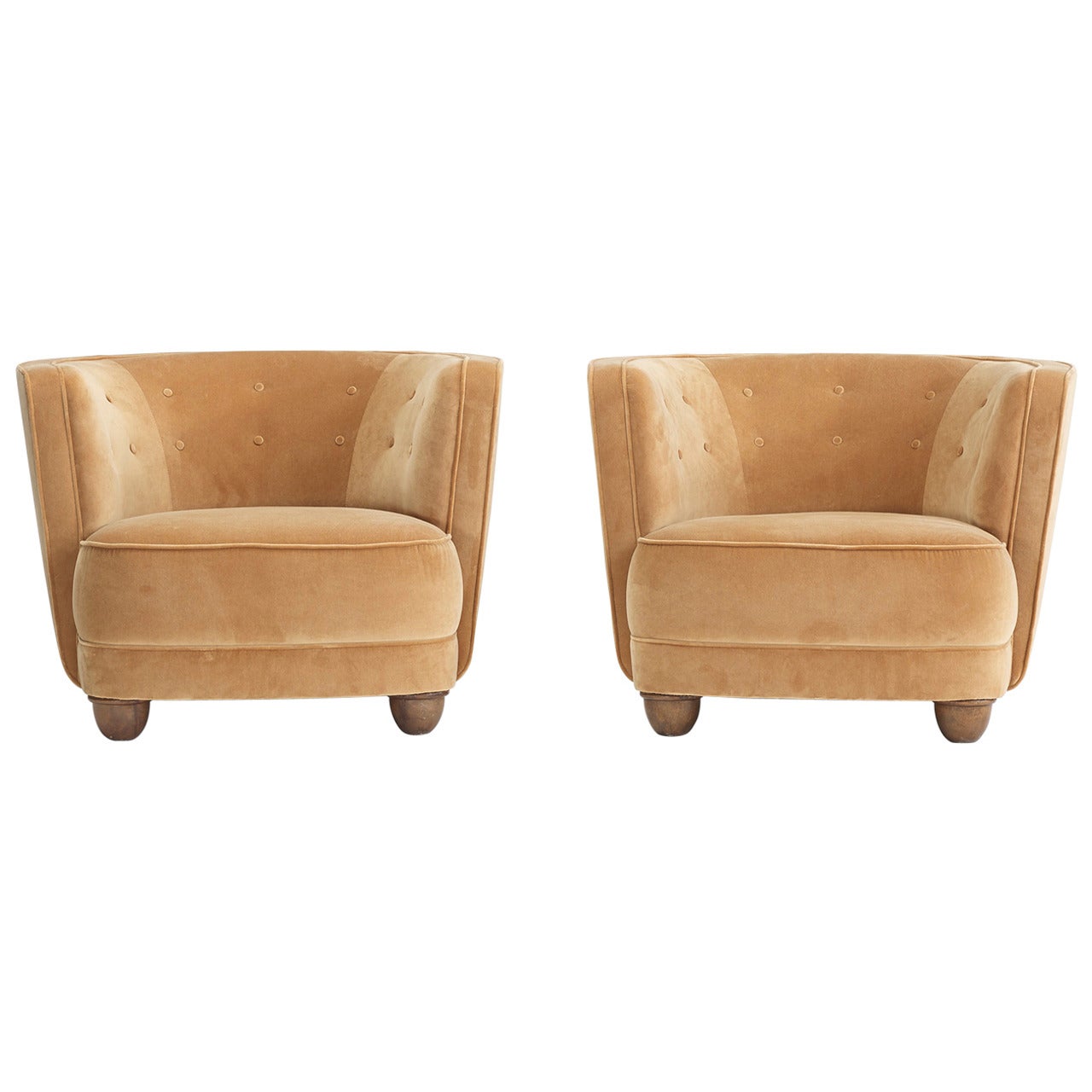 Pair of Danish Cabinetmaker Lounge Chairs For Sale