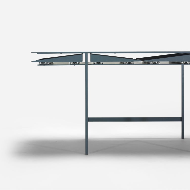 Contemporary Folia desk by Leon Ransmeier