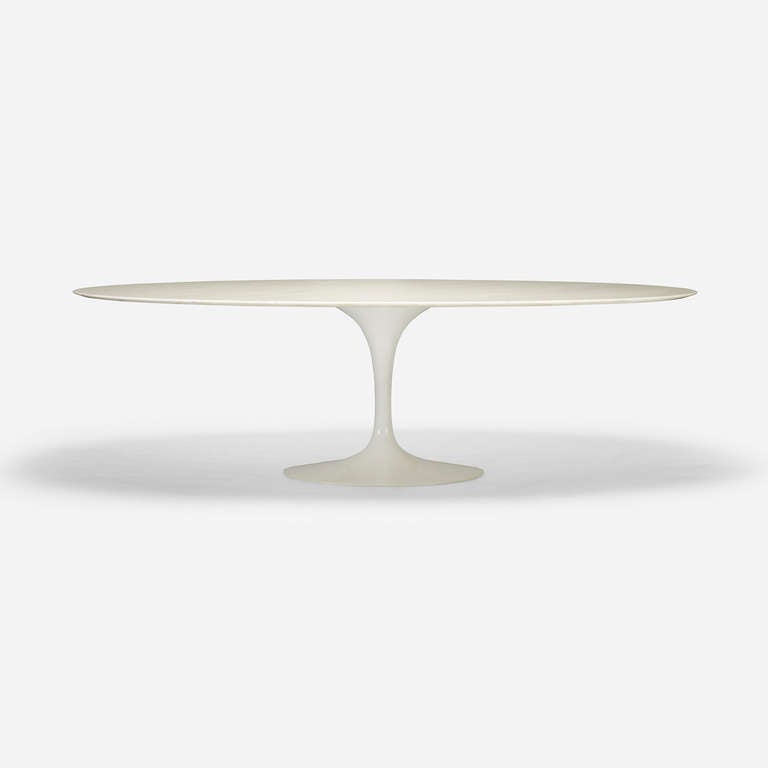 Tulip dining table by Eero Saarinen