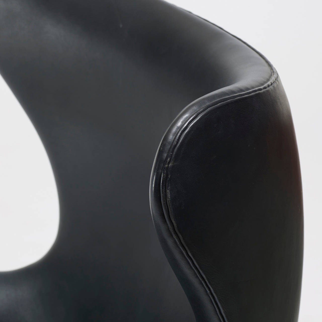 Cast Egg Chair by Arne Jacobsen for Fritz Hansen