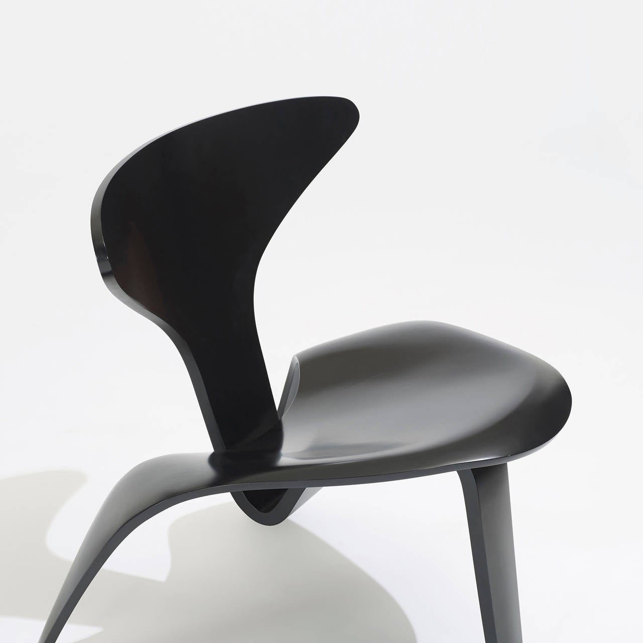 Lacquered PK 0 Lounge Chair by Poul Kjaerholm for Fritz Hansen For Sale