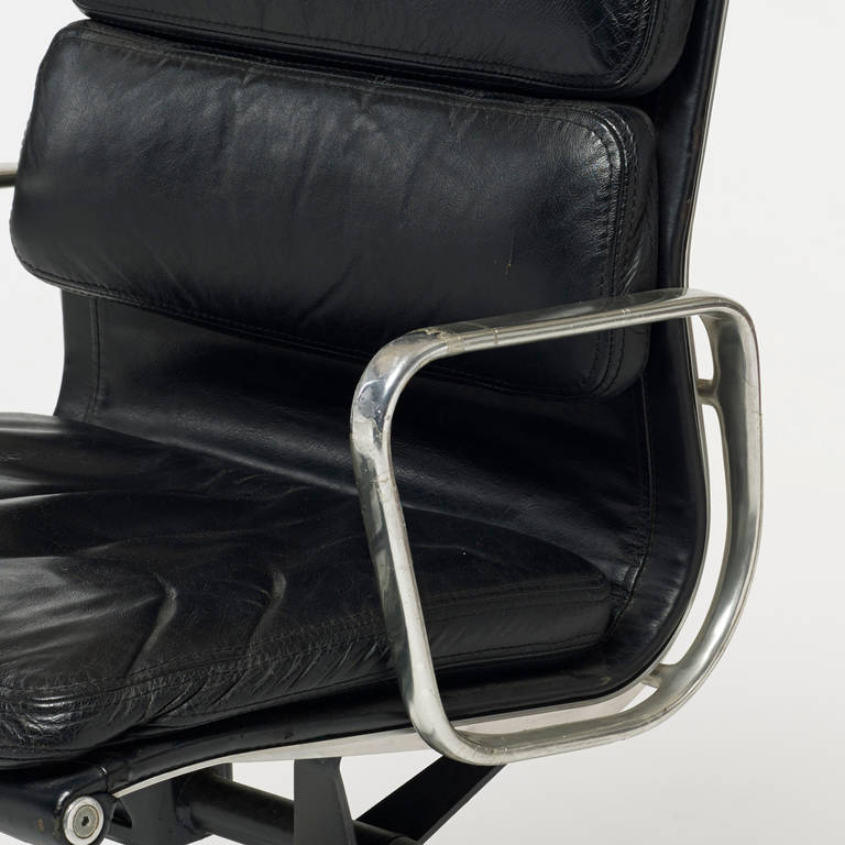 Soft Pad Executive Chair by Charles & Ray Eames for Herman Miller In Good Condition In Chicago, IL