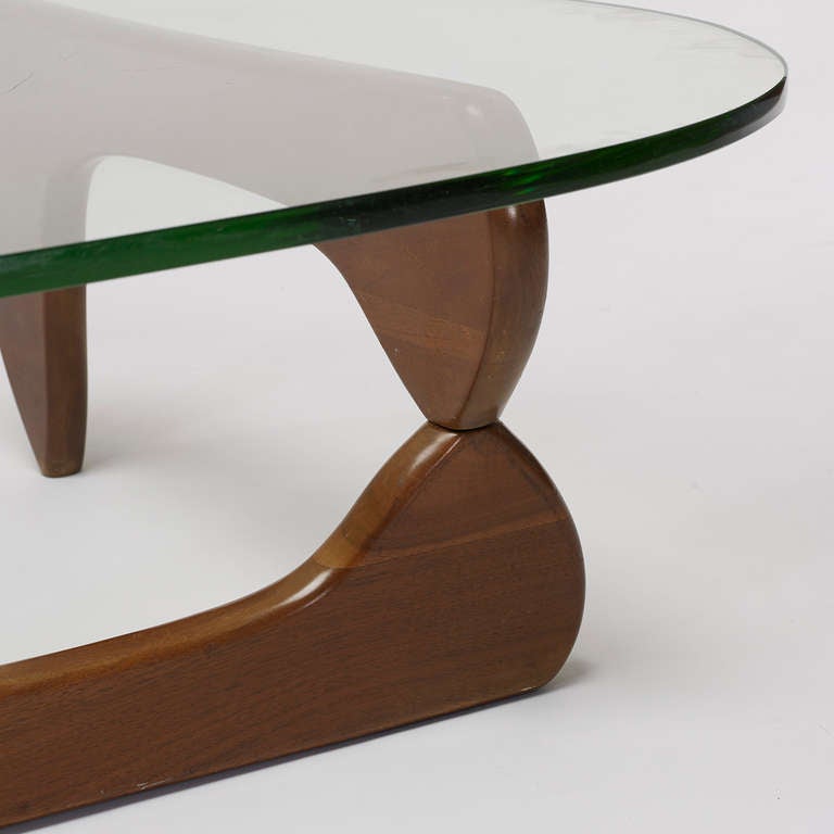 20th Century coffee table, model IN-50 by Isamu Noguchi