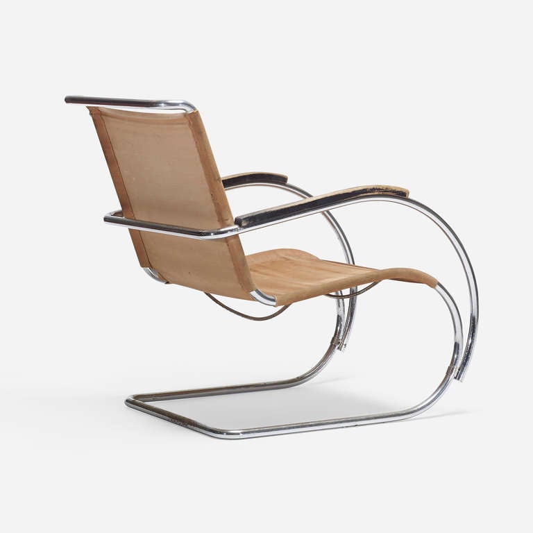 MR40 lounge chair by Ludwig Mies van der Rohe In Fair Condition For Sale In Chicago, IL