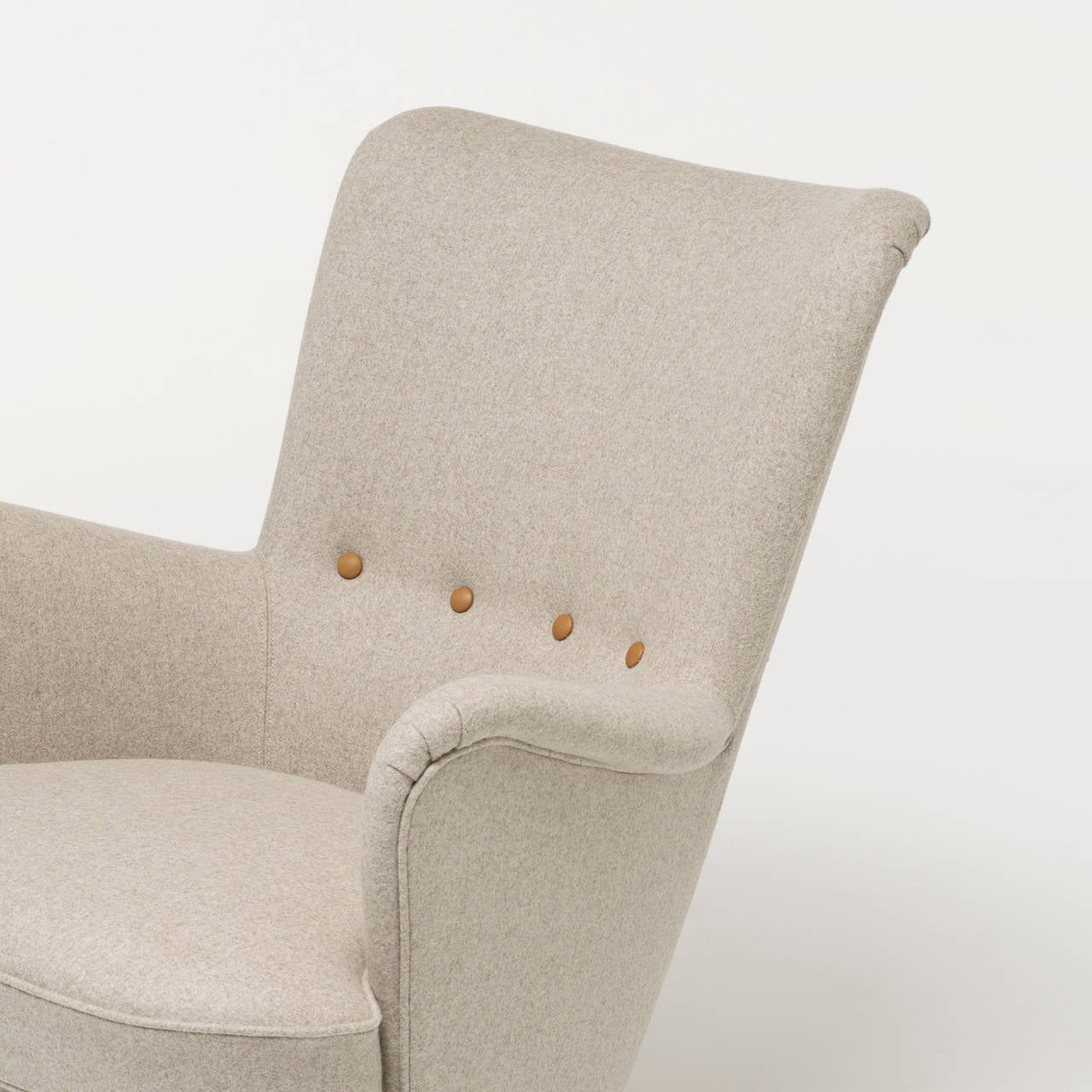 Modern lounge chairs For Sale 1