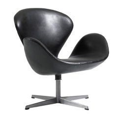 Swan chair by Arne Jacobsen