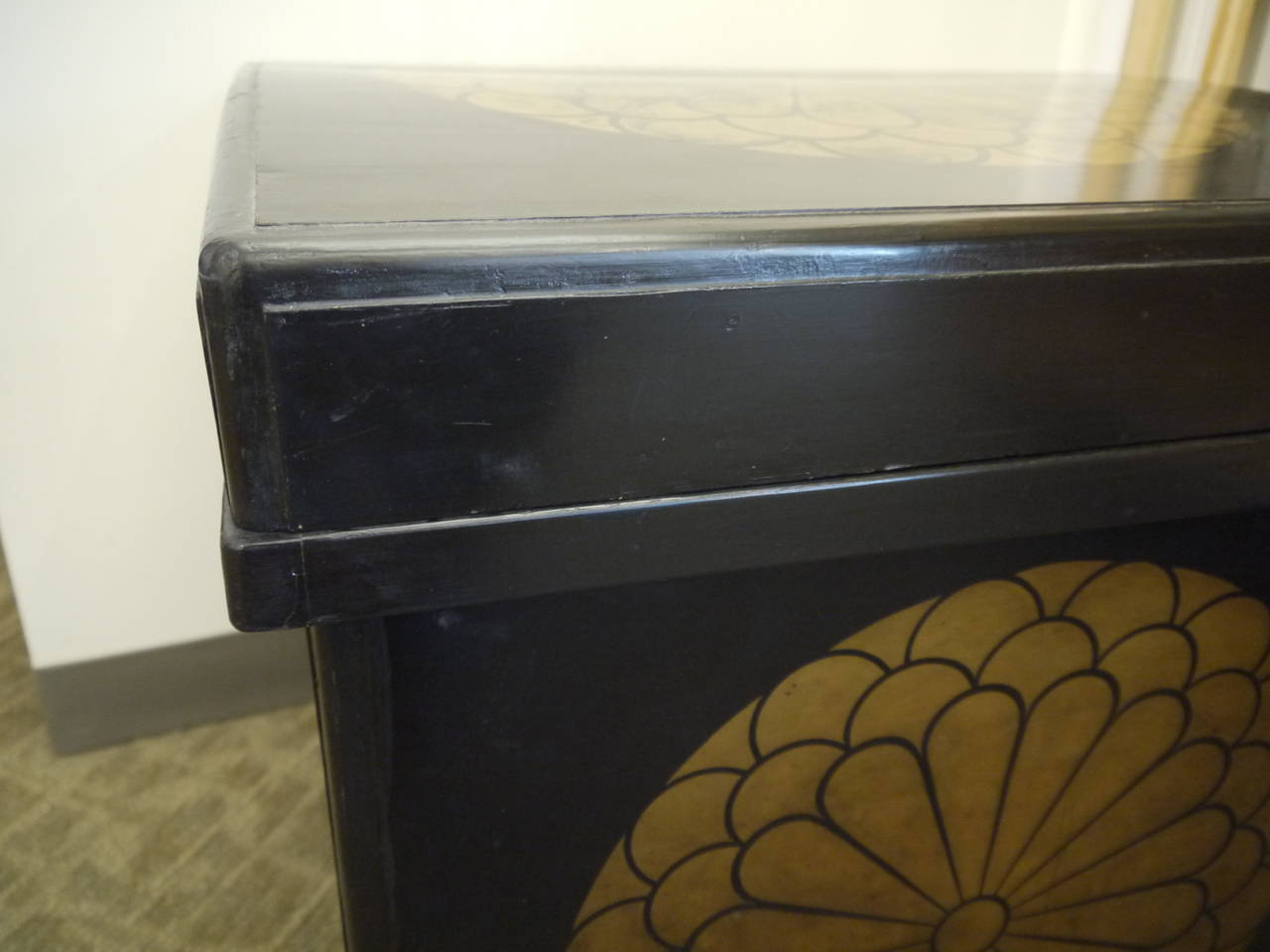 Lacquered Large Japanese Lacquer Storage Box For Sale