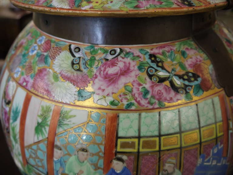 Large Chinese Temple Jar In Excellent Condition For Sale In New York, NY