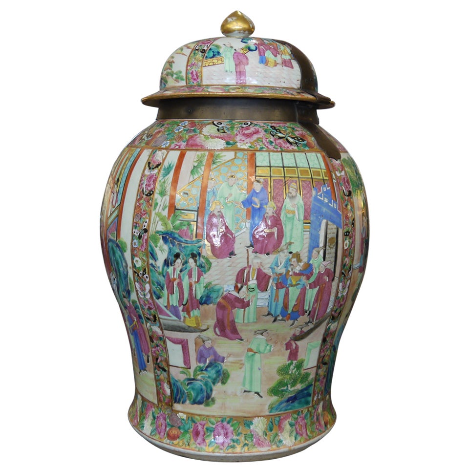 Large Chinese Temple Jar im Angebot