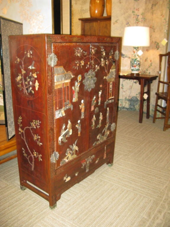18th Century Chinese Lacquer Cabinet 4