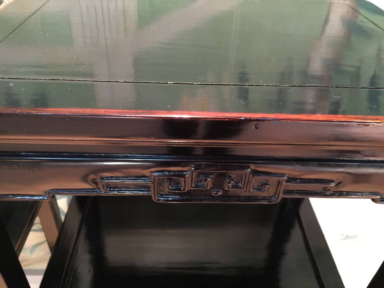 Chinese Black Lacquer Pedestal Tables In Good Condition In New York, NY