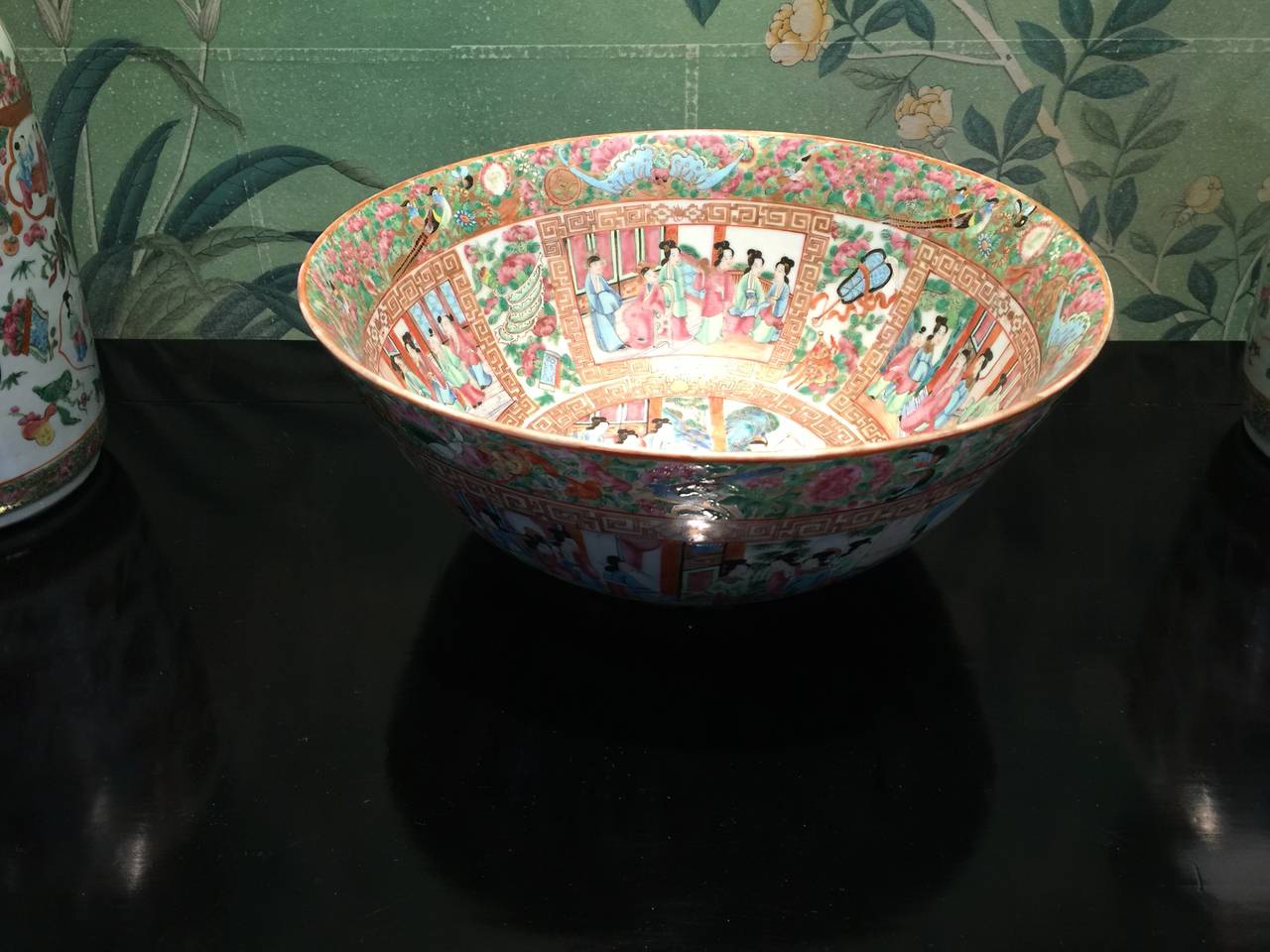 Hand-Painted Chinese Rose Medallion Bowl For Sale