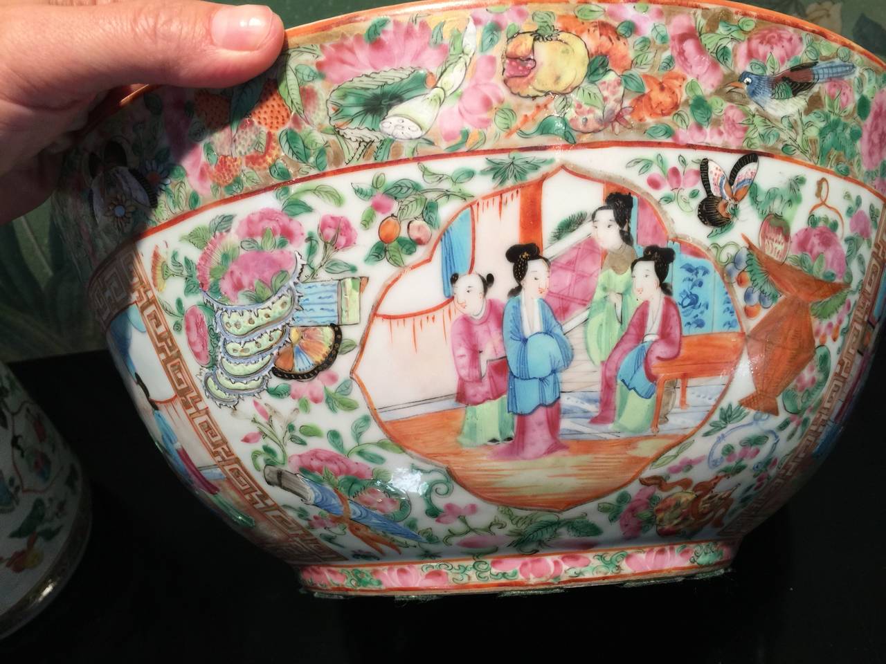 Porcelain Chinese Rose Medallion Bowl For Sale