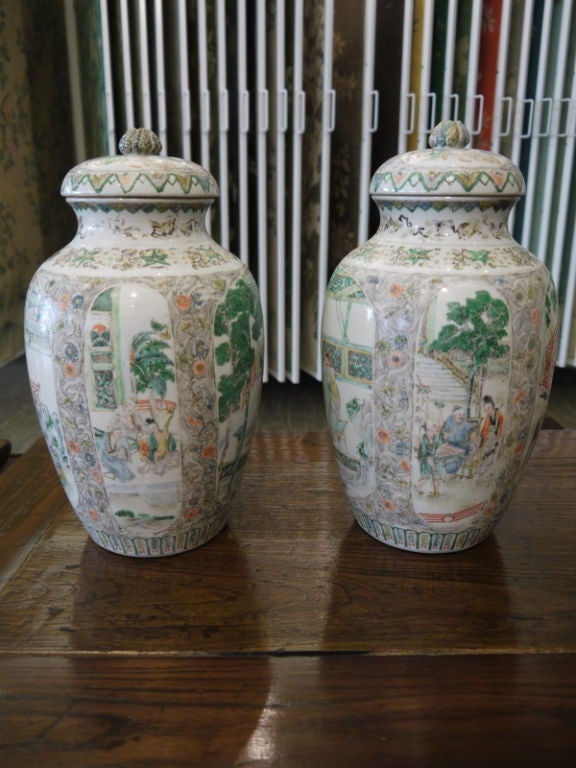 Pair of 19th Century Chinese Jars In Good Condition For Sale In New York, NY