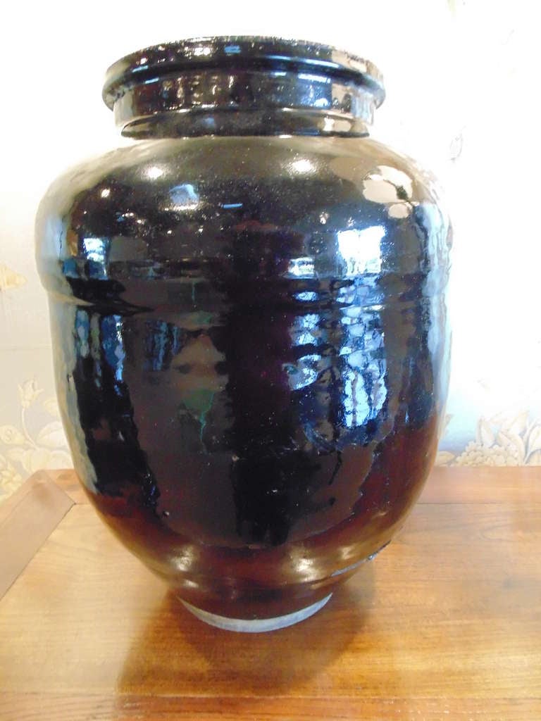 Shigaraki ceramic jar, Meiji period (1868-1912). Shgaraki is one of the six ancient kilns of Japan, near Kyoto.
