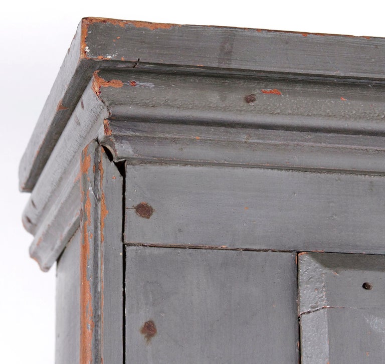 Narrow Make-Do Pennsylvania Cupboard in Grey Paint, Late 19th Century 4