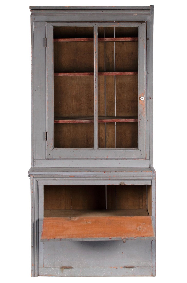 20th Century Narrow Make-Do Pennsylvania Cupboard in Grey Paint, Late 19th Century