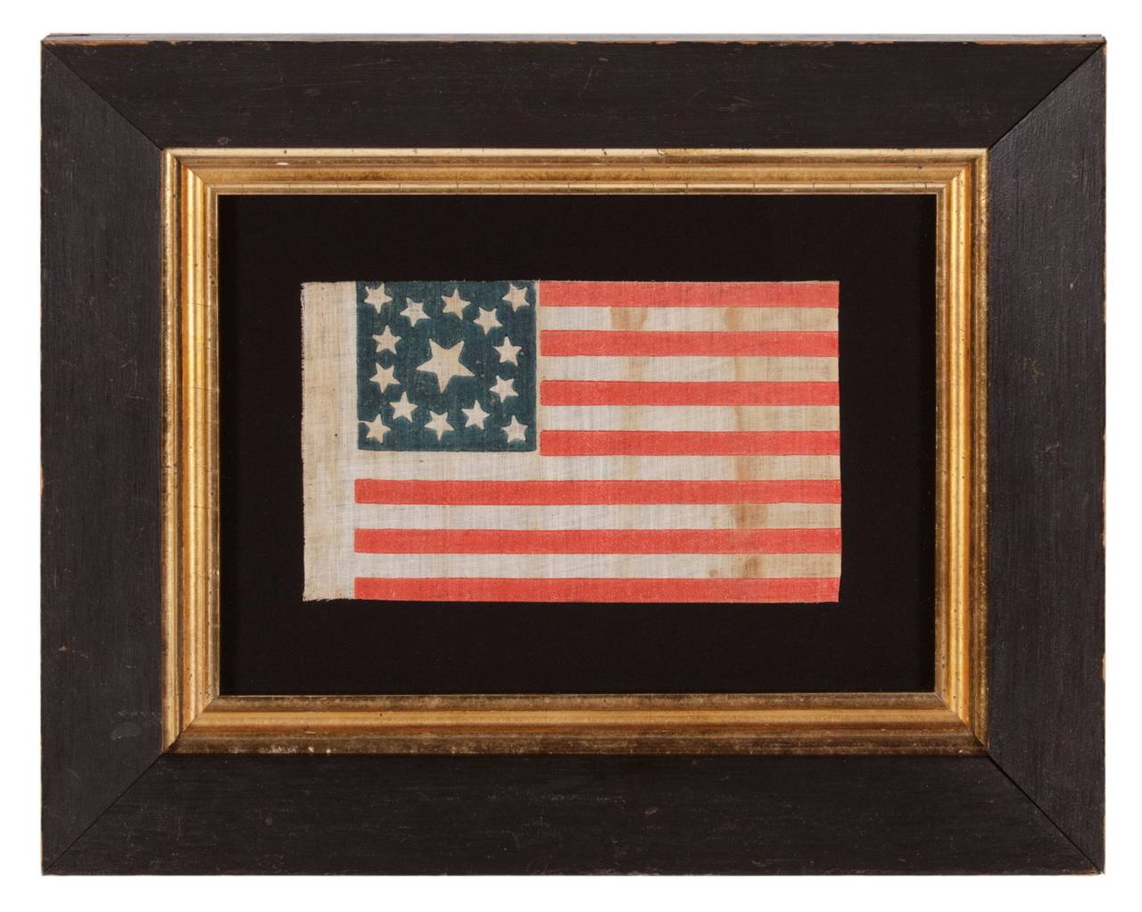 15 stars, made either to celebrate Kentucky statehood or to glorify the south, 1861-1876, very rare.

 15 star American parade flag with 13 stripes, printed on coarse, glazed cotton. The stars are arranged in a medallion configuration that