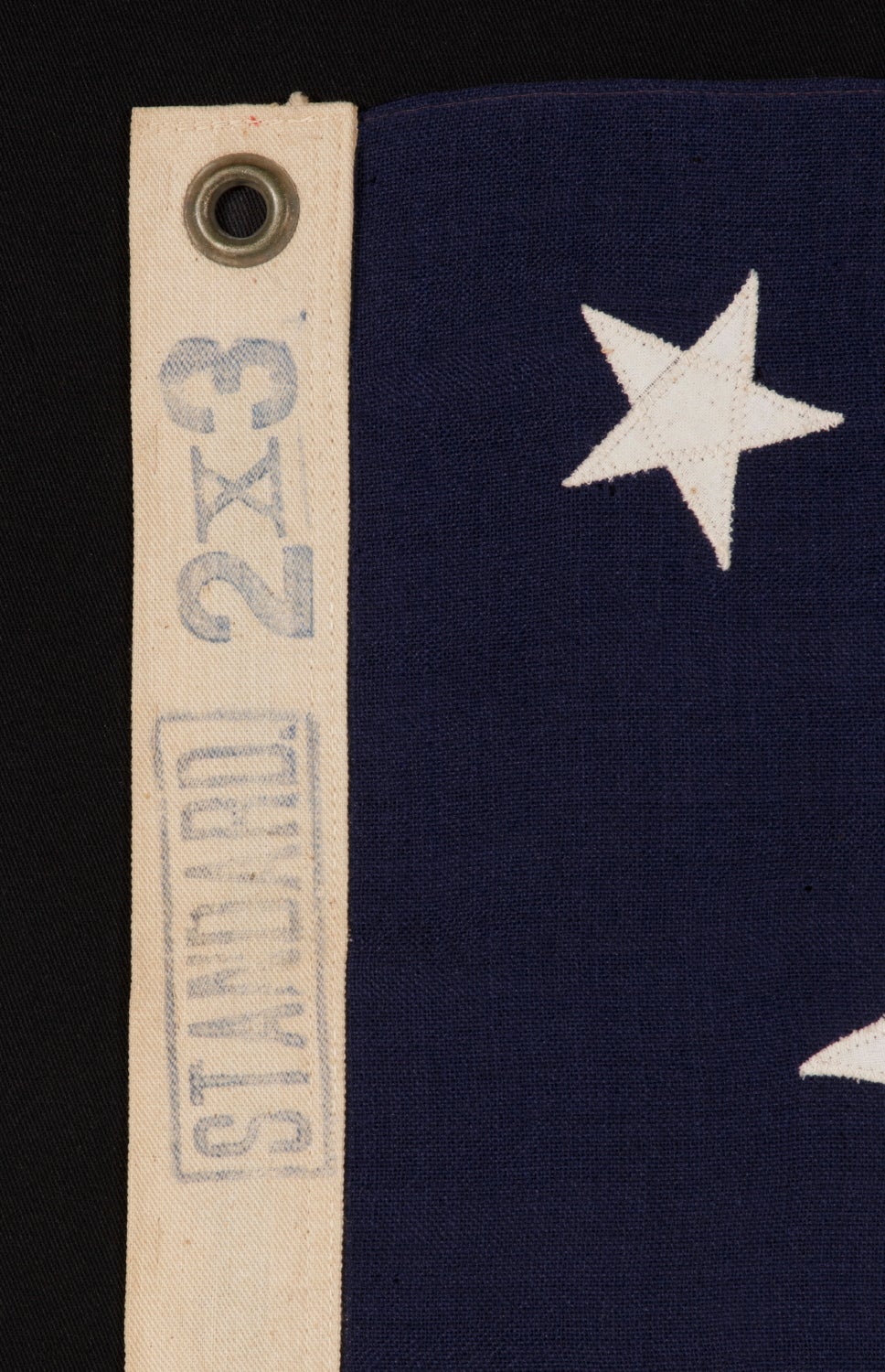 13 Star, Medallion Pattern Small Scale Flag In Good Condition In York County, PA