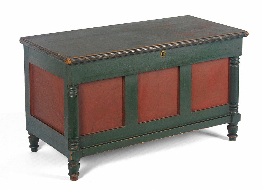 PAINT-DECORATED PENNSYLVANIA BLANKET CHEST, FOREST GREEN AND SALMON RED, FOUND IN UPPER BERN TOWNSHIP, SHARTLESVILLE, BERKS COUNTY, 1830-50:

Painted Pennsylvania blank chest, made in the 1830-1850 period, with paneled sides, country Sheraton