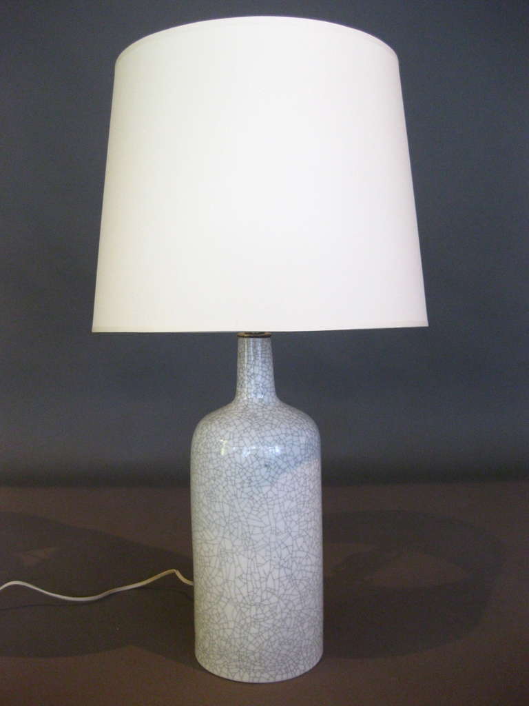 Crackle glaze ceramic table lamp made by the firm Arabia in Finland c.1950s. Re-wired. Shade not included. Height of ceramic part of lamp is 14.5