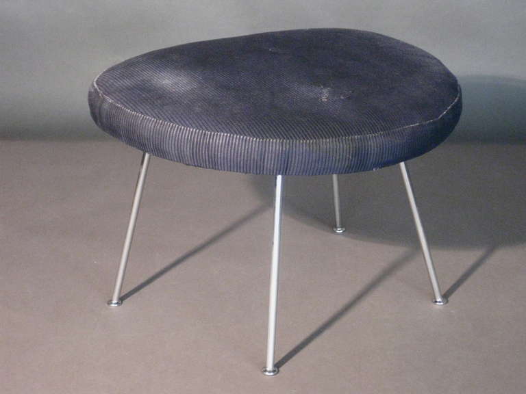 Rare ottoman for the Coconut chair designed by George Nelson for Herman Miller in 1956. Period fabric retains Herman Miller cloth label underneath.

WEEKLY DELIVERIES TO MANHATTAN FOR APPROVAL OR SALES. DELIVERY FEE IS $150.